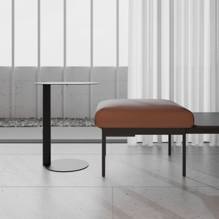 Table d’appoint ovale en intérieur minimaliste - Ovall