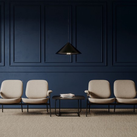 Table basse dans salon d’attente contemporain - Epocc lounge