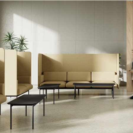 Table basse rectangulaire associée à canapé design - Fora