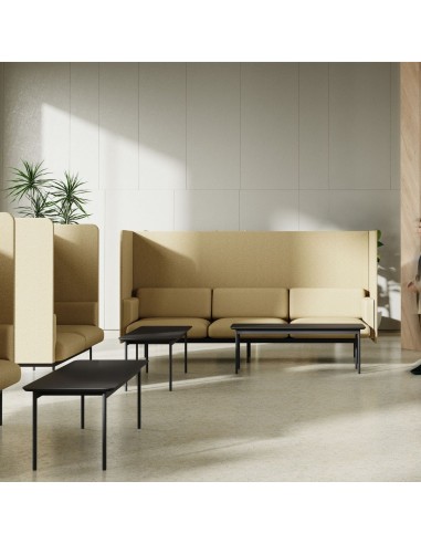 Table basse en situation dans espace lounge - Fora