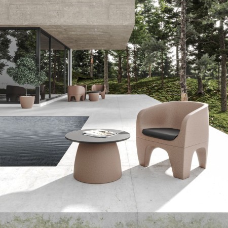 Table basse extérieure en situation terrasse - Gummy bear