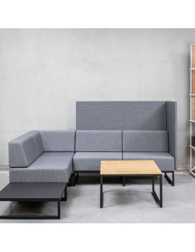 Table basse carrée intégrée à salon contemporain - Plint