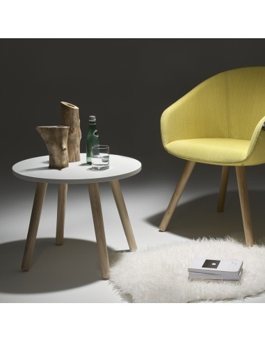 Table d’appoint ronde associée à fauteuil design - Tables:coffee