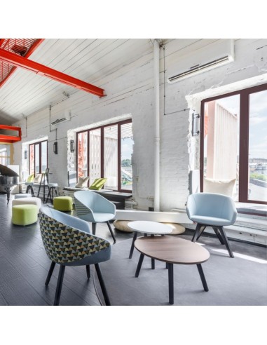 Tables basses rondes en espace coworking - Tables:coffee