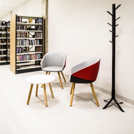 Table d’appoint ronde en espace d’accueil - Tables:coffee