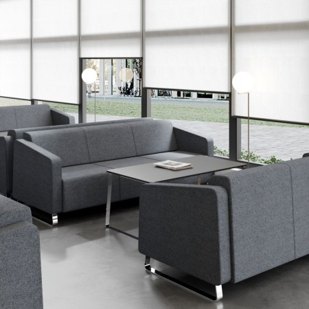 Table basse rectangulaire associée à canapé - Voo_voo