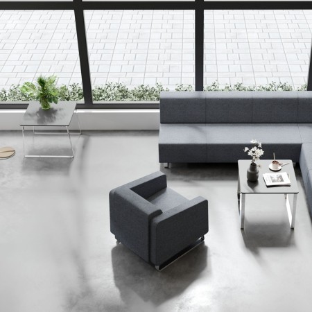 Table basse rectangulaire en espace lounge lumineux - Voo_voo