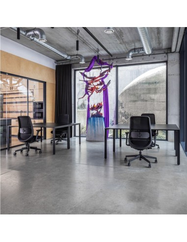 Table de réunion design en espace industriel - Orte