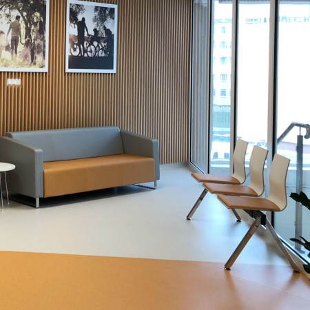 Banc d’attente 3 places pour espace public et accueil design moderne Orte 2