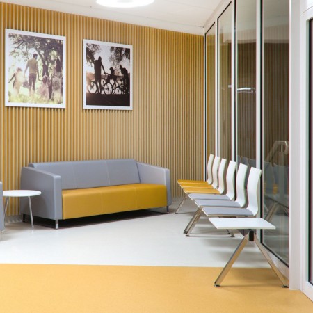 Banc d’attente Orte OT 224 4 places configuration professionnelle avec accoudoirs 2