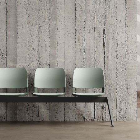 Banc 3 places noir Volo sans accoudoirs coques plastique poutre noire piètement incliné pour salle d’attente 2