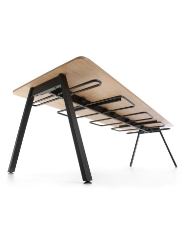 Système porte-chaises intégré sous table cantine professionnelle Orte.