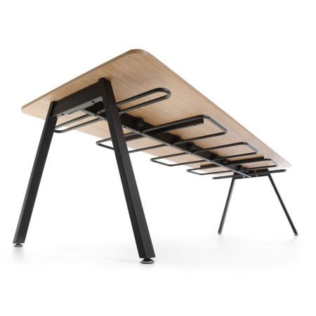 Système porte-chaises intégré sous table cantine professionnelle Orte.