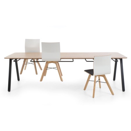 table cantine professionnelle Orte avec porte-chaises intégré et plateau bois