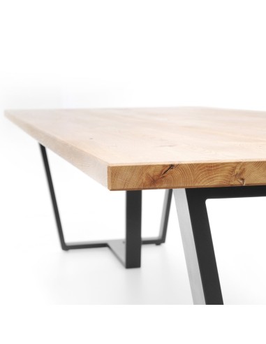 Détail angle plateau bois et piètement métal - Tables:conference