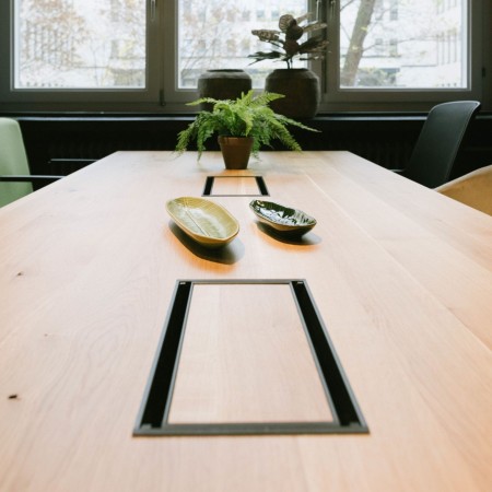 Détail plateau bois massif table de conférence - Tables:conference