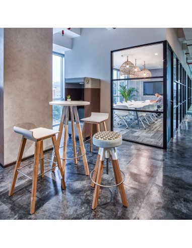 Tabouret haut bois et métal en espace bar - Spin