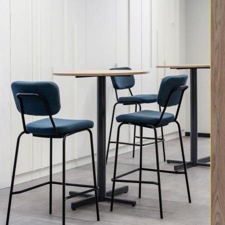 Table ronde haute en espace lounge contemporain - Tables:croix