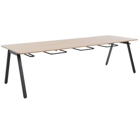 Table cantine professionnelle Orte avec porte-chaises intégré et piètement métal.