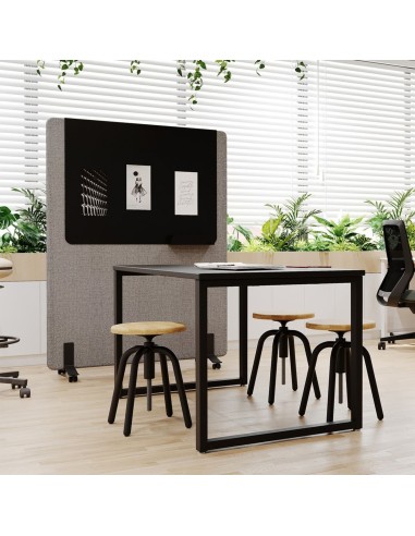 Écran acoustique Selva Free SV mobile board dans un espace de coworking à Lausanne.