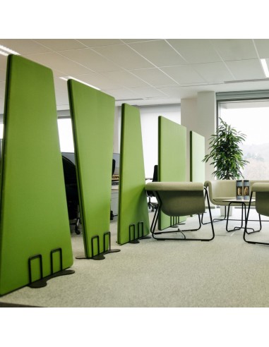 Cloisons acoustiques Selva Free vertes dans un open space à Zurich.