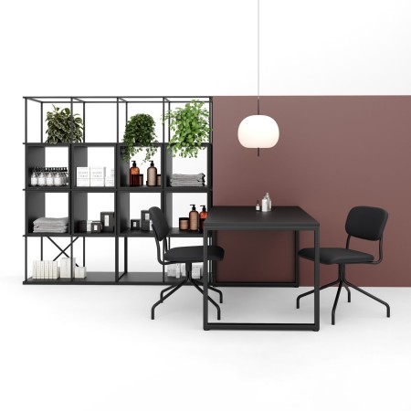 Étagère Saar 4x4 utilisée pour structurer un espace accueil dans un bureau à Lausanne.