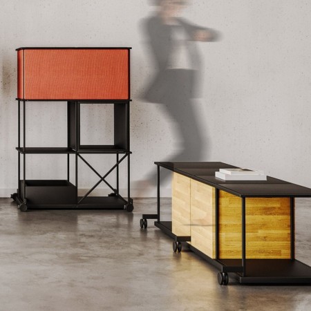 Étagère mobile Saar SM RS 4x1 pour organiser une zone projet dans des bureaux. 2