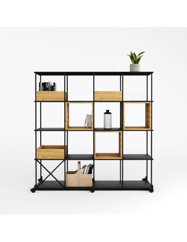 Rangement Saar sur roulettes dans une salle de formation avec accessoires et modules.