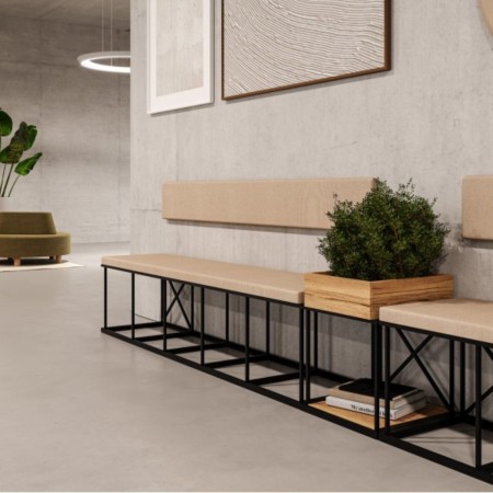 Banc de rangement bas Saar dans un espace lounge à Zurich