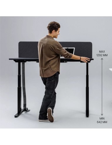 Bureau réglable en hauteur avec cloison noire, plage de 642 à 1292 mm Q-Active.