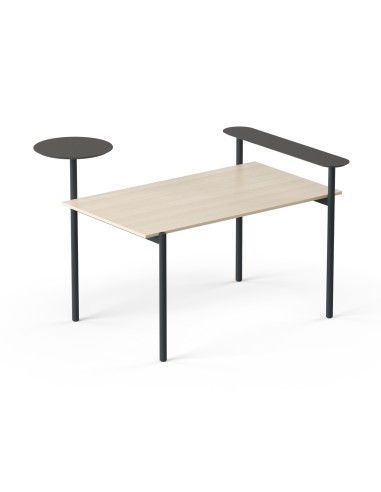 Bureau design bois clair avec piètement noir et deux tablettes surélevées Zedo.