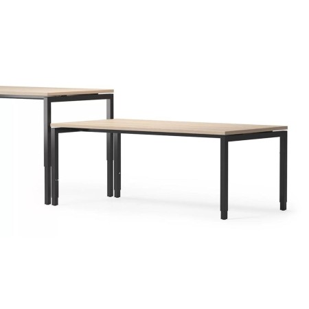 Bureaux rectangulaires en bois avec piétement métallique noir réglable en hauteur Nova H.