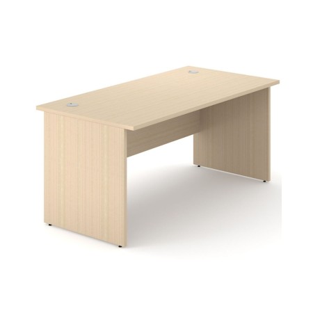 Bureau droit Optima Plus en bois clair profondeur 800 avec voile de fond et deux passe-câbles.