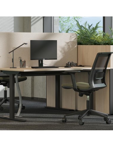 Bureaux T-EASY en open space professionnel avec séparation textile à Zurich.