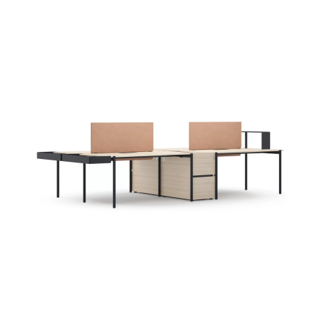 Bureau bench 4 places ZEDO en bois clair avec piètement noir, écrans PET beiges et rangements intégrés.