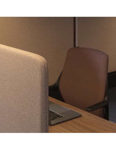 Poste de travail avec séparation acoustique Muro avec prises.