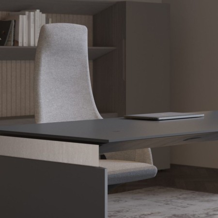 Poste de direction avec bureau assis-debout minimaliste avec chargement sans fil Move&Lead.