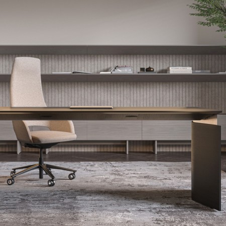 Bureau de direction réglable 1800 ou 2000 mm, avec chargeur Qi, alimentation intégrée et caisson.