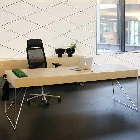 Bureau de direction AIR Executive en placage bois dans un espace exécutif à Genève.