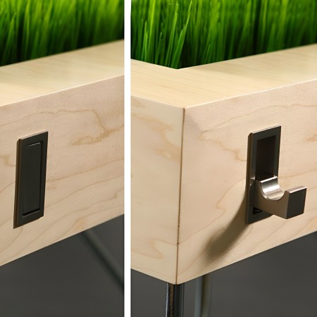 Crochet latéral pour sacs du bureau de direction AIR Executive en bois et métal fin.