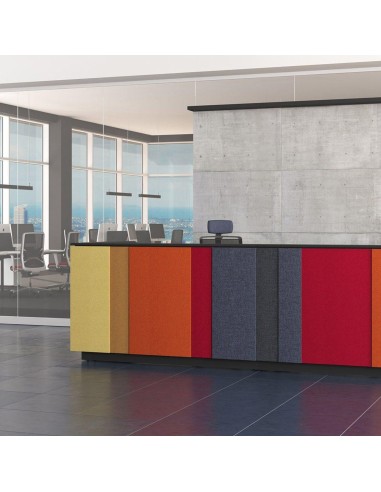 Comptoir d’accueil modulaire DOMINO avec bureau intégré dans un espace professionnel à Lausanne.