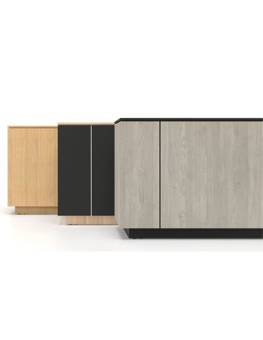 Coloris de la banque d’accueil ICE avec façade bois, plateau noir et insert décoratif minimaliste.