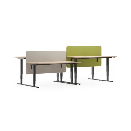 Écran de bureau EASY avec structure discrète et format large derrière plateau.