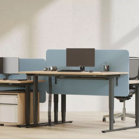 Écran séparateur pour bureau EASY avec fixation arrière et accessoire intégré.