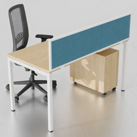 Panneau de séparation frontal NOVA installé sur un poste de travail professionnel en Suisse romande.