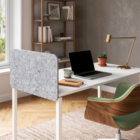 Cloison latérale Nova Fabric sur bureau NOVA dans un open space moderne à Lausanne.