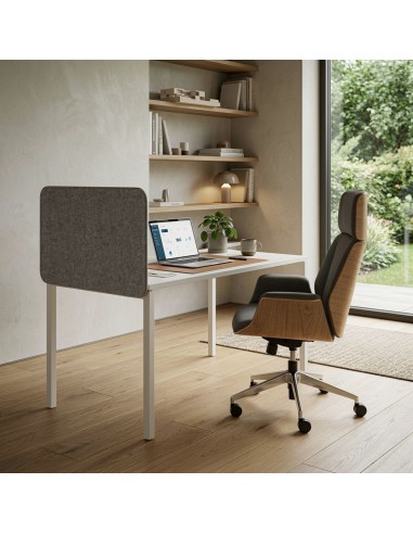Cloison latérale NOVA Fabric installée sur un bureau individuel.