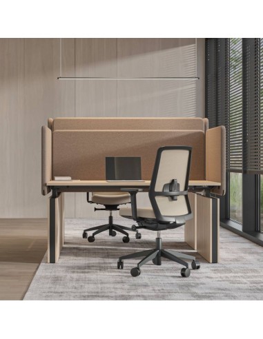 Cloison latérale FONO installée sur un bureau professionnel en Suisse romande.