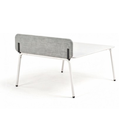 Écran latéral acoustique Round Pet gris en feutre PET avec coins arrondis et fixations clamp noires.