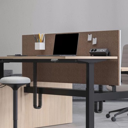 Cloison acoustique MODUS pour bench MOTION 2 postes assis-debout en open space.